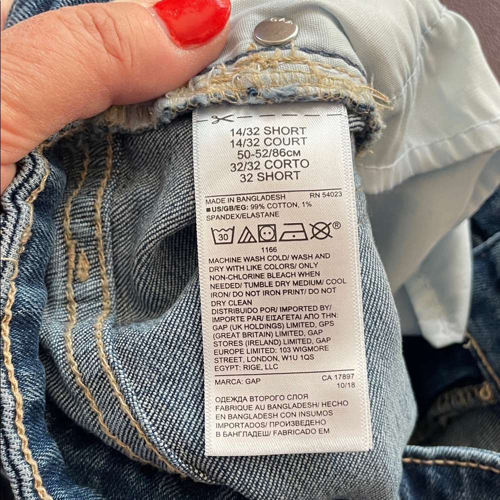 GAP Jeans in Denim Blue - Picture 8 of 8